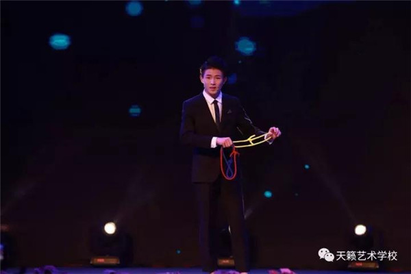 表演专业术《勿忘初心? width=