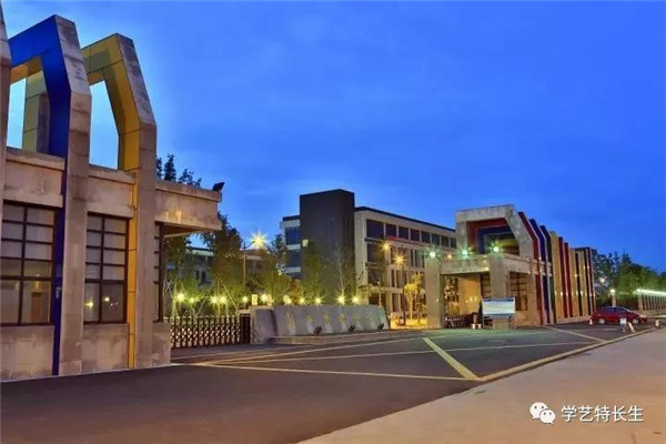 江传媒学院 江传媒学院