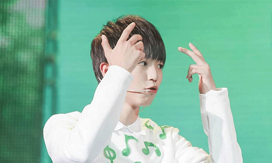 王俊? width=