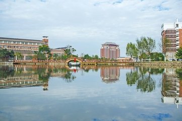 徏师范大学