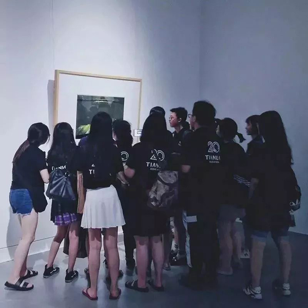 参观d
