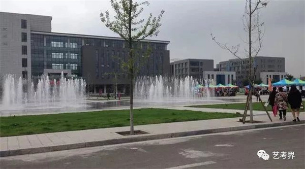 p传媒学院